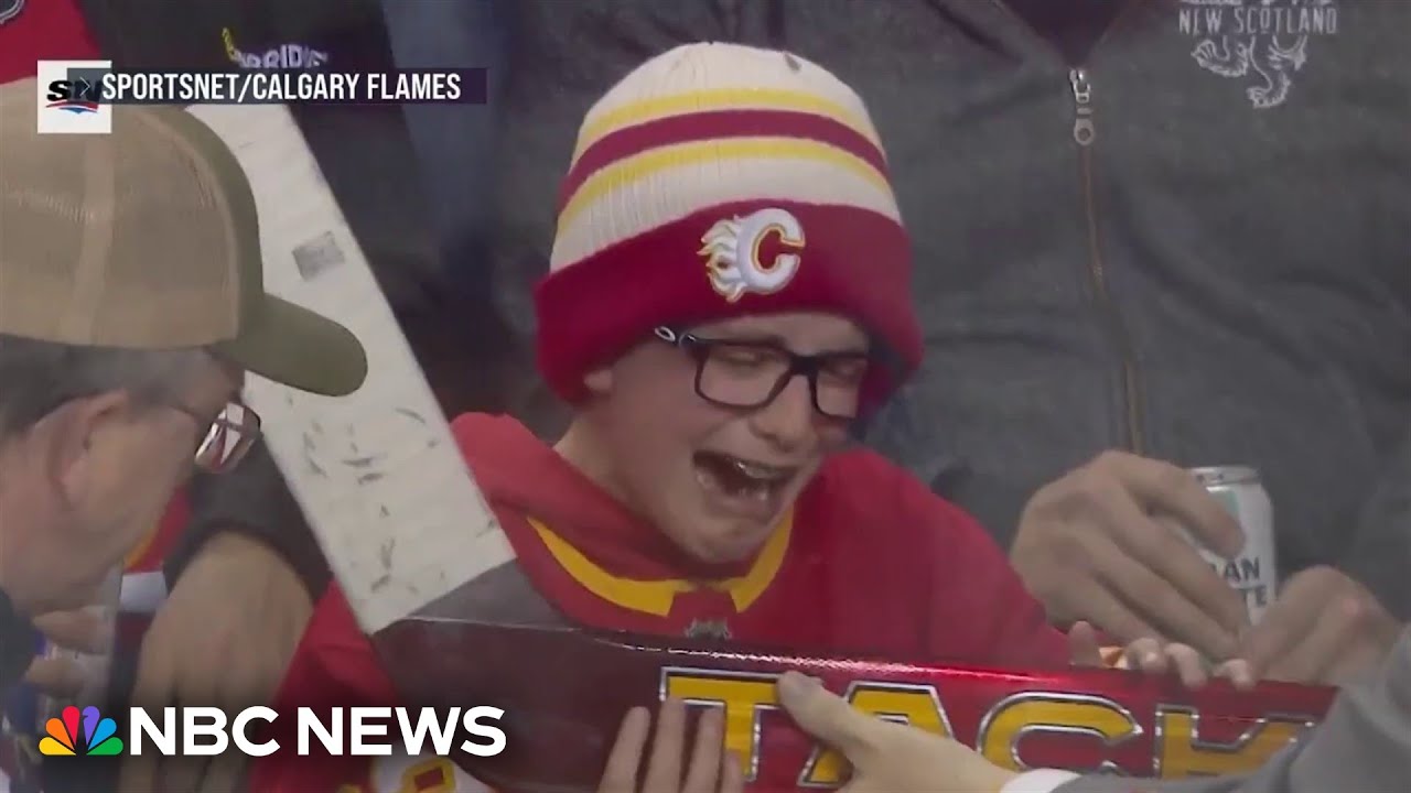 Young hockey fan brought to tears by gift from his NHL hero&nbsp;