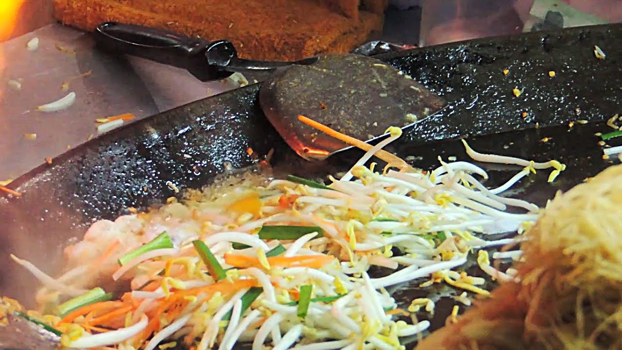 Bangkok Street Food - Pad Thai Noodles
