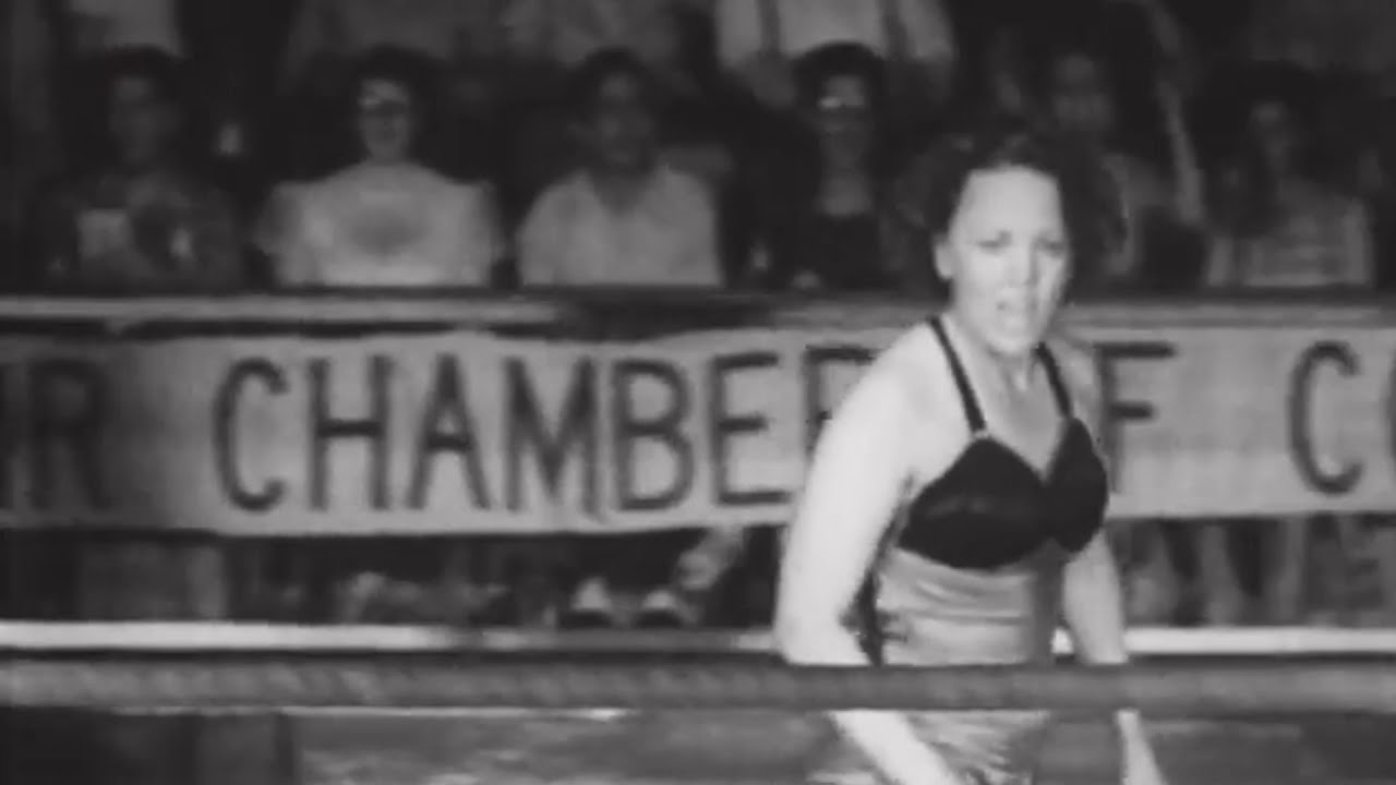 Oldest Women's Wrestling - Sally Sanders vs. Linda "The Laser" D'Addario | Midweek Midcard Matchups