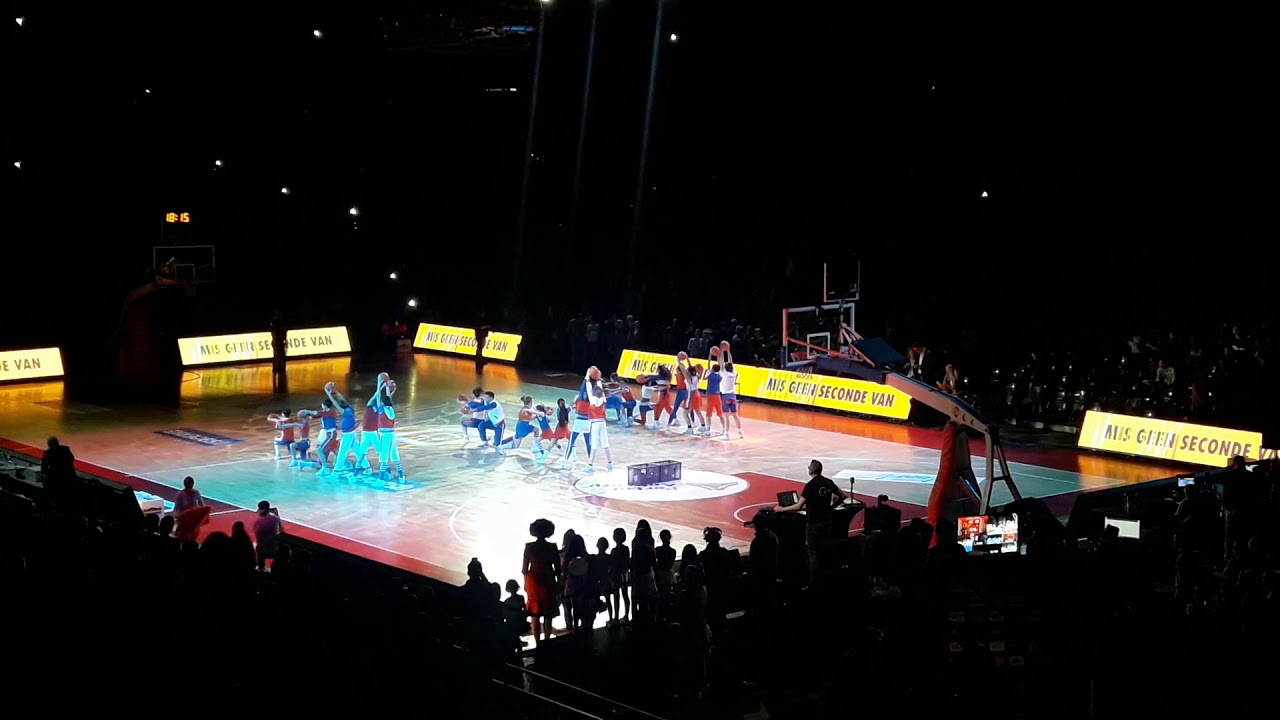 9th Night of the Giants: Telenet Antwerp Giants - Basic Fit Brussels: Team Up! Musical