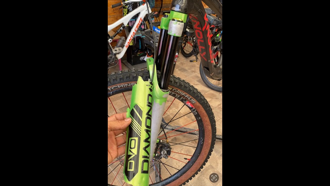 Como  pintar la suspensión de mi bici y que no se caiga la pintura! con POLIURETANO