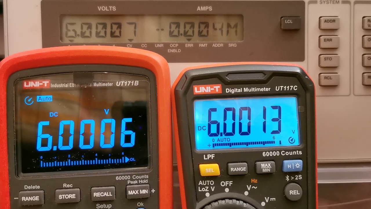 DC voltage UNI-T UT117C  VS UT171B