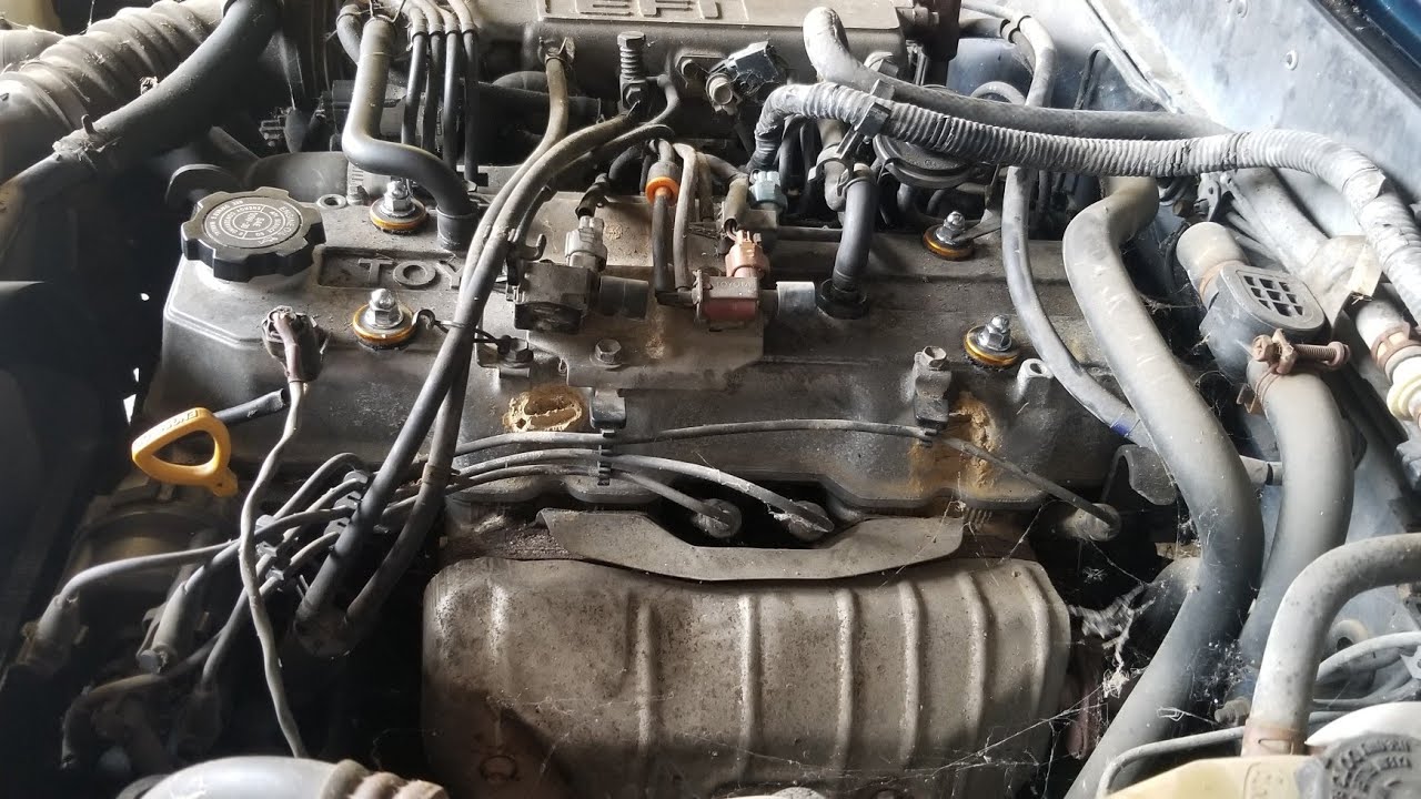 Removing the engine from our 93 pickup. pt. 1