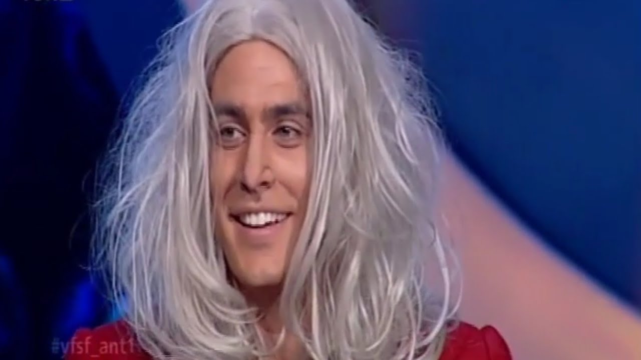 Ο Κώστας Μαρτάκης ως Νίκος Καρβέλας | Your Face Sounds Familiar