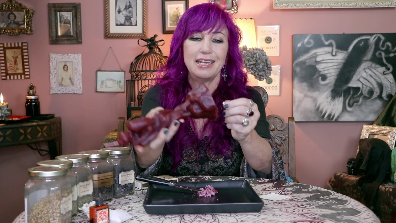 Lovers Passion Candle Spell - Witchcraft How To with Madame Pamita