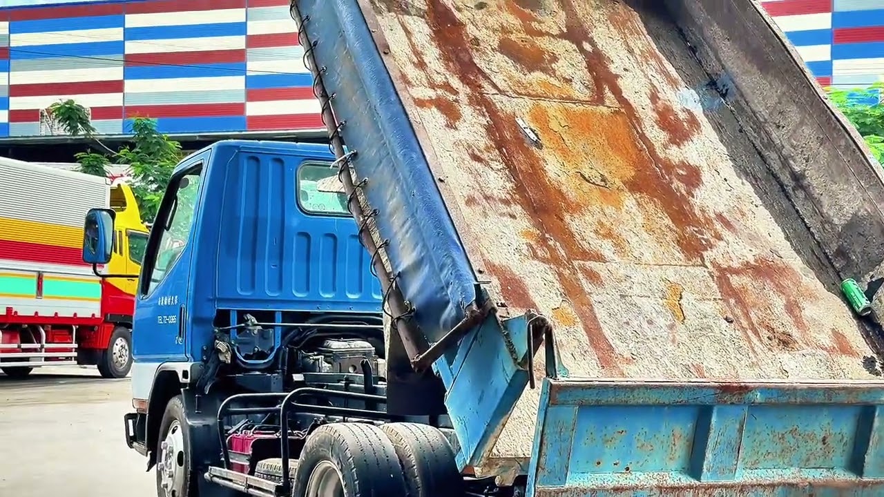 Mitsubishi Canter 4M51 4WD mini dump for sale