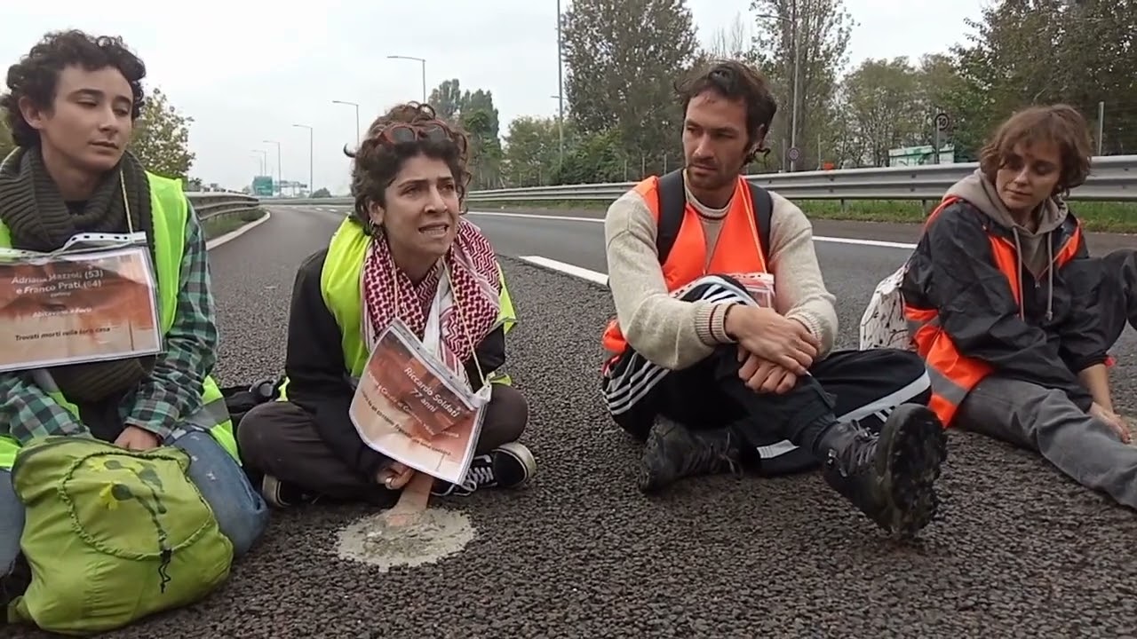 Ultima Generazione blocca la tangenziale di Bologna contro il Passante