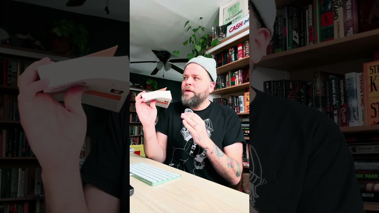 Несколько тяжелых книг!