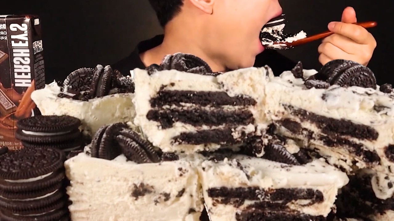 ASMR MUKBANG Oreo Ice Cream Cake