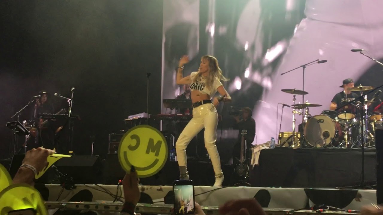 Miley Cyrus - Unholy OWF 2019 Warsaw