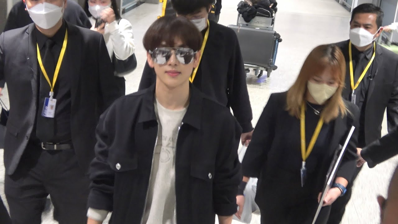 Siwan (ZE:A) 任時完Yim Si Wan(임시완) Hong Kong Airport Arrival 20230310 #AsianFilmAwards