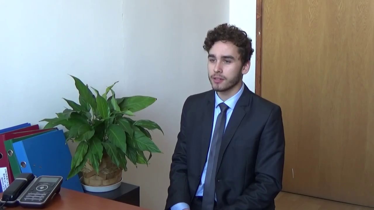 ZS10 - Job Interview