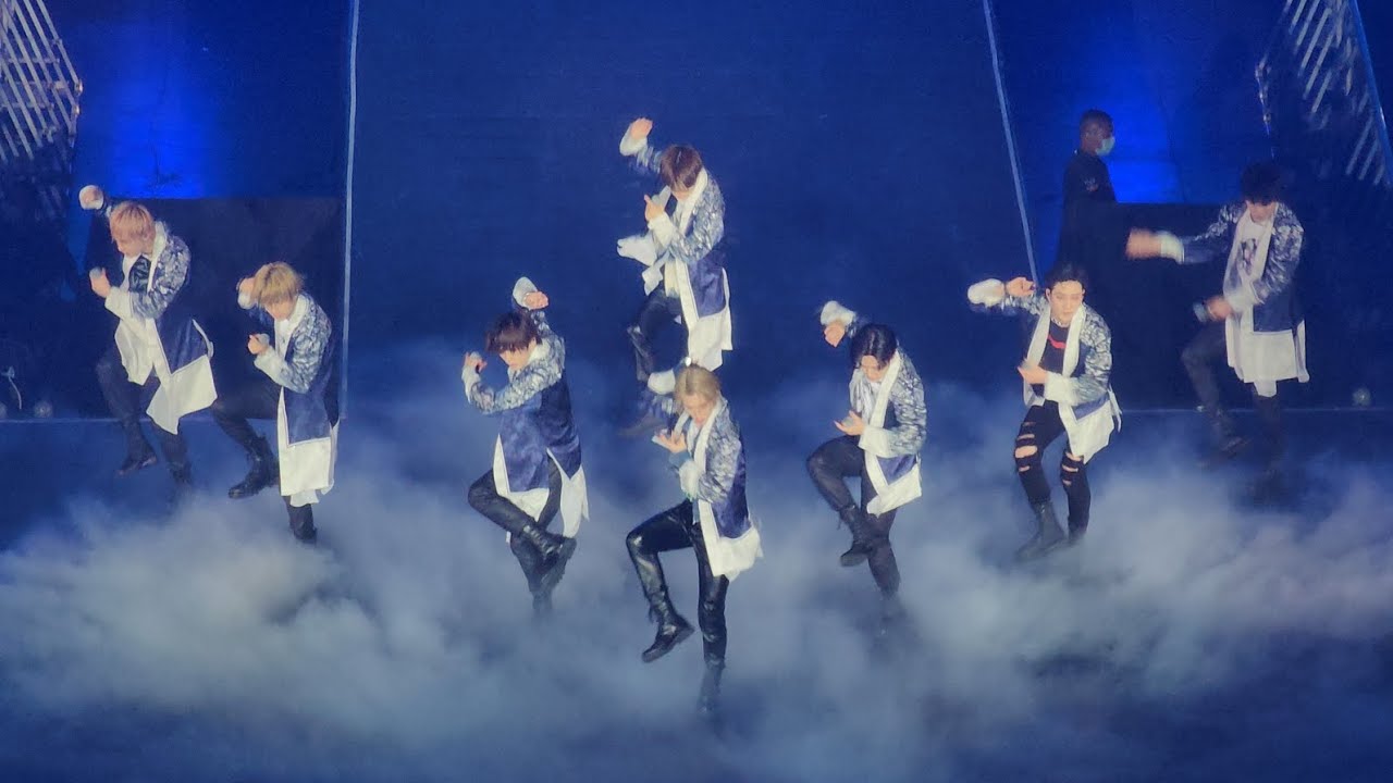 230203 Stray Kids Bangkok MANIAC Concert - 소리꾼(Thunderous) + DOMINO + 神메뉴(God's Menu)