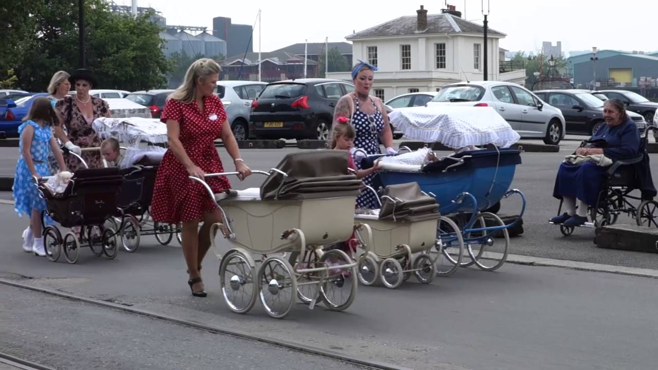 Vintage Prams at Pramtasia 2014  and Grand Pram Walk