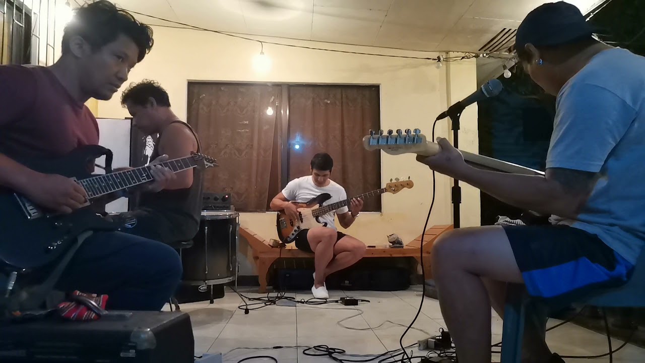 cuvave cubabe plugged in into a fender amp