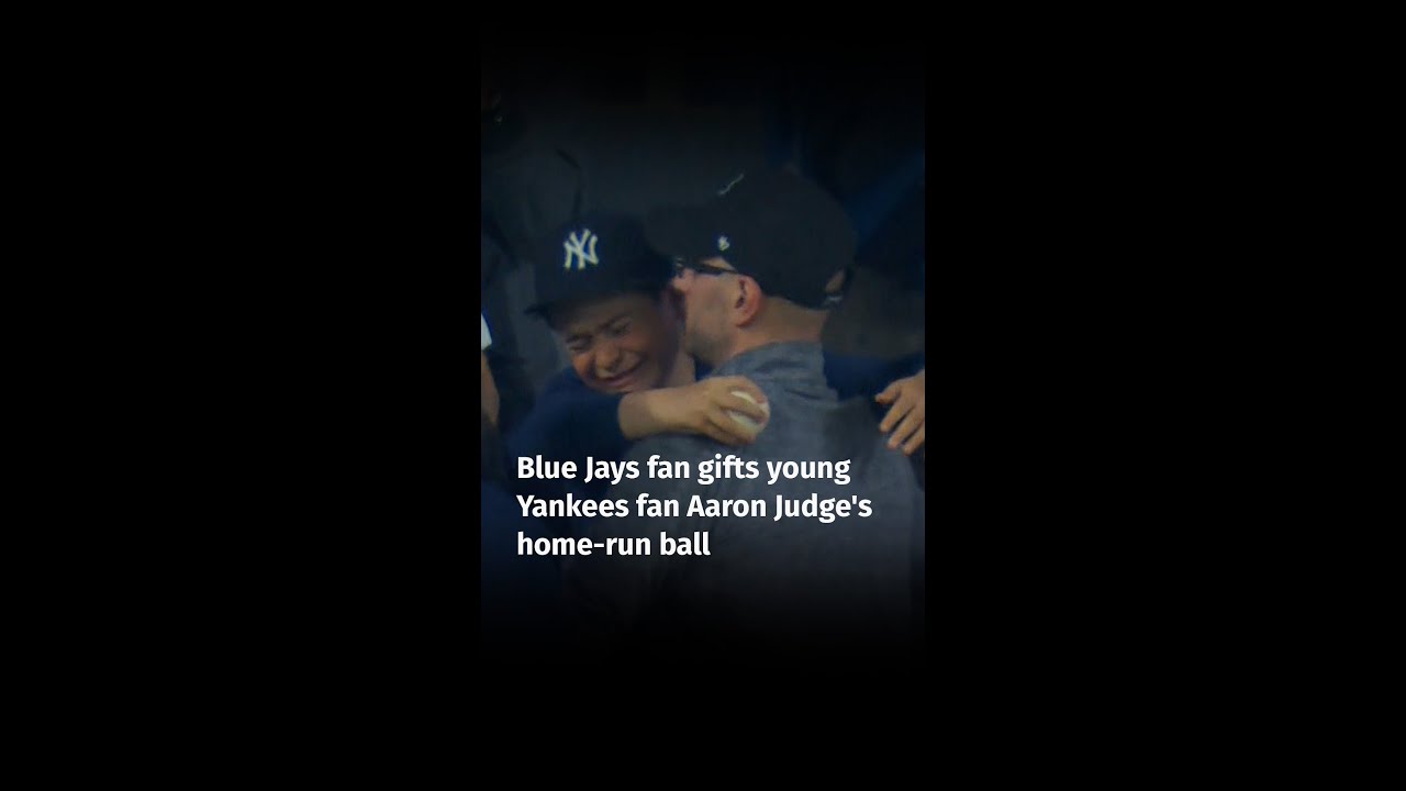 Blue Jays fan gifts young Yankees fan Aaron Judge's home-run ball #shorts