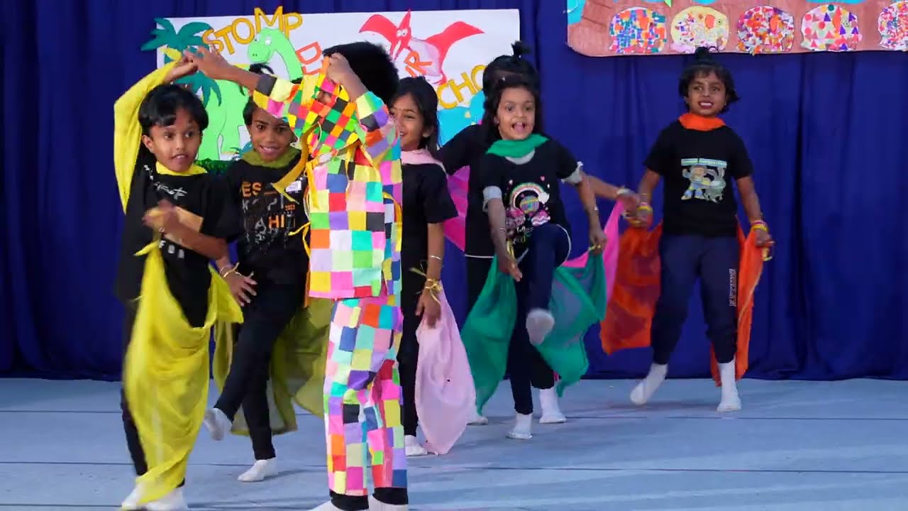 Elmer The Patchwork Elephant l 'Be A Rainbow' l Dinokids l kids dance
