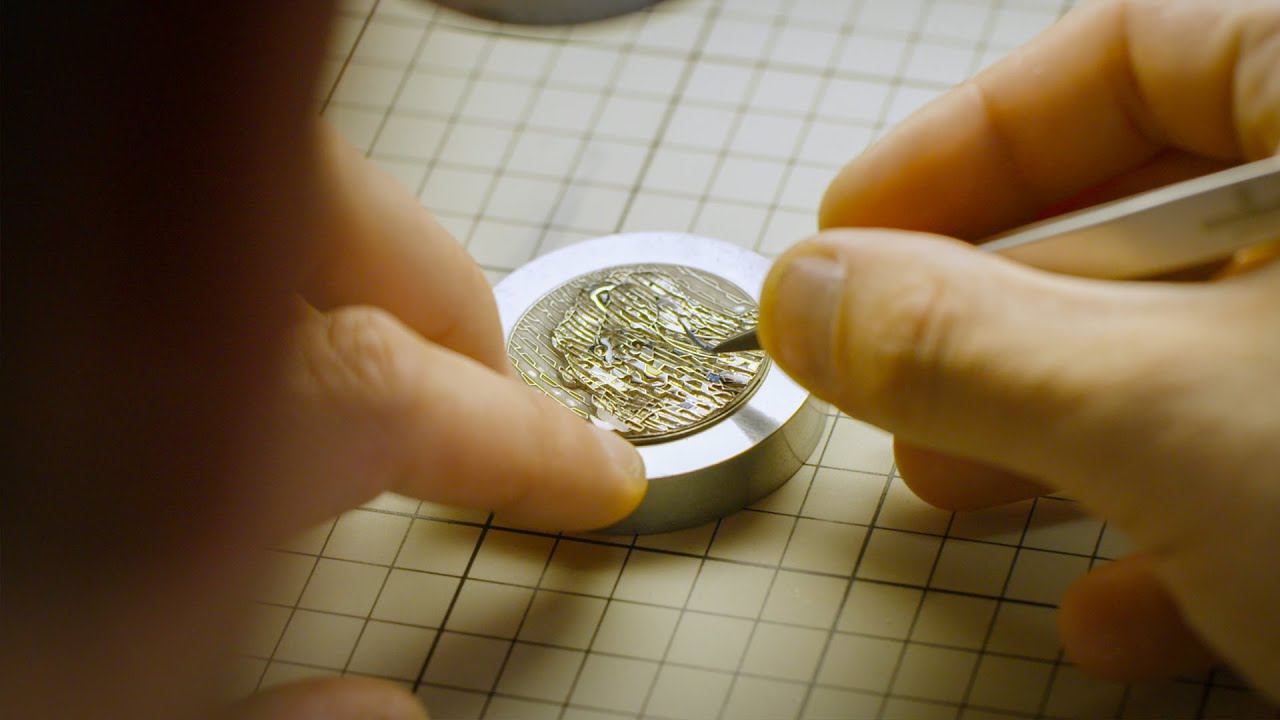 A day at Cartier with… a straw marquetry craftsman