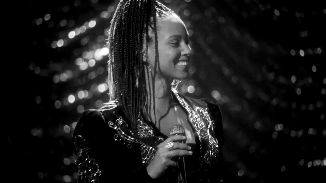 Alicia Keys & Kelly Clarkson - Feelin' Good (Nina Simone cover)