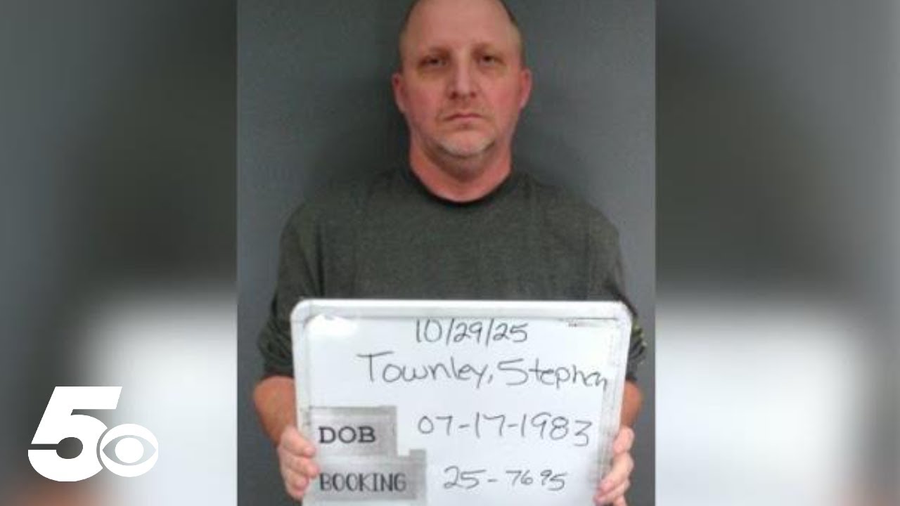Mansfield officer facing charges after allegedly pawning police department guns