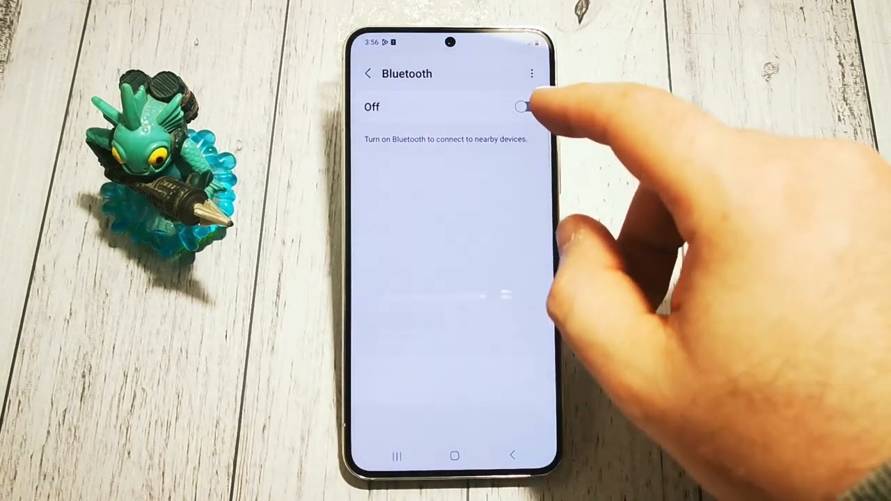 SAMSUNG GALAXY S22: How to add trusted device in smart lock | Quick Guide