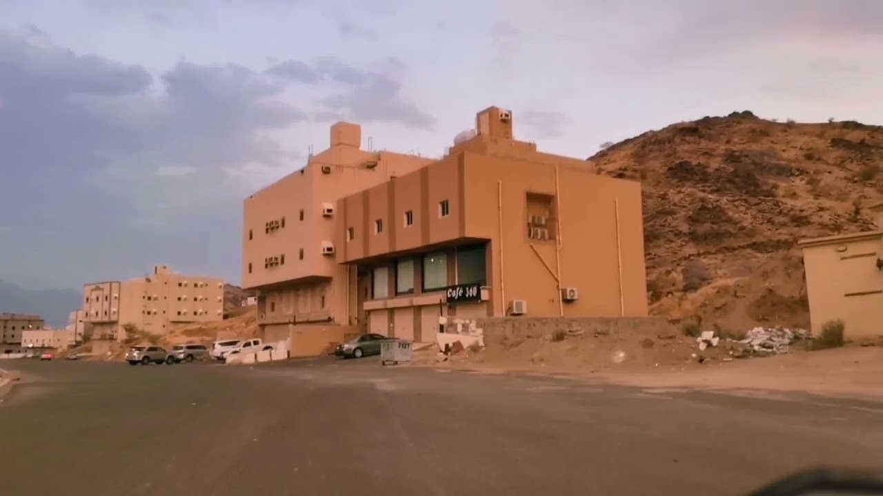 526- صديقتي تخلي اخوها يسمع سواليفي معاها بالجوال ..واللي صار ..😱🔥..؟