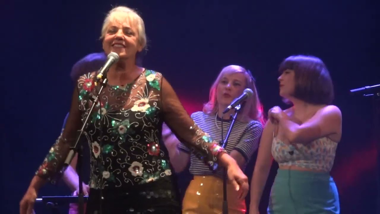 Agathe (Regrets) - Tout le monde s'amuse (Live, 2016)