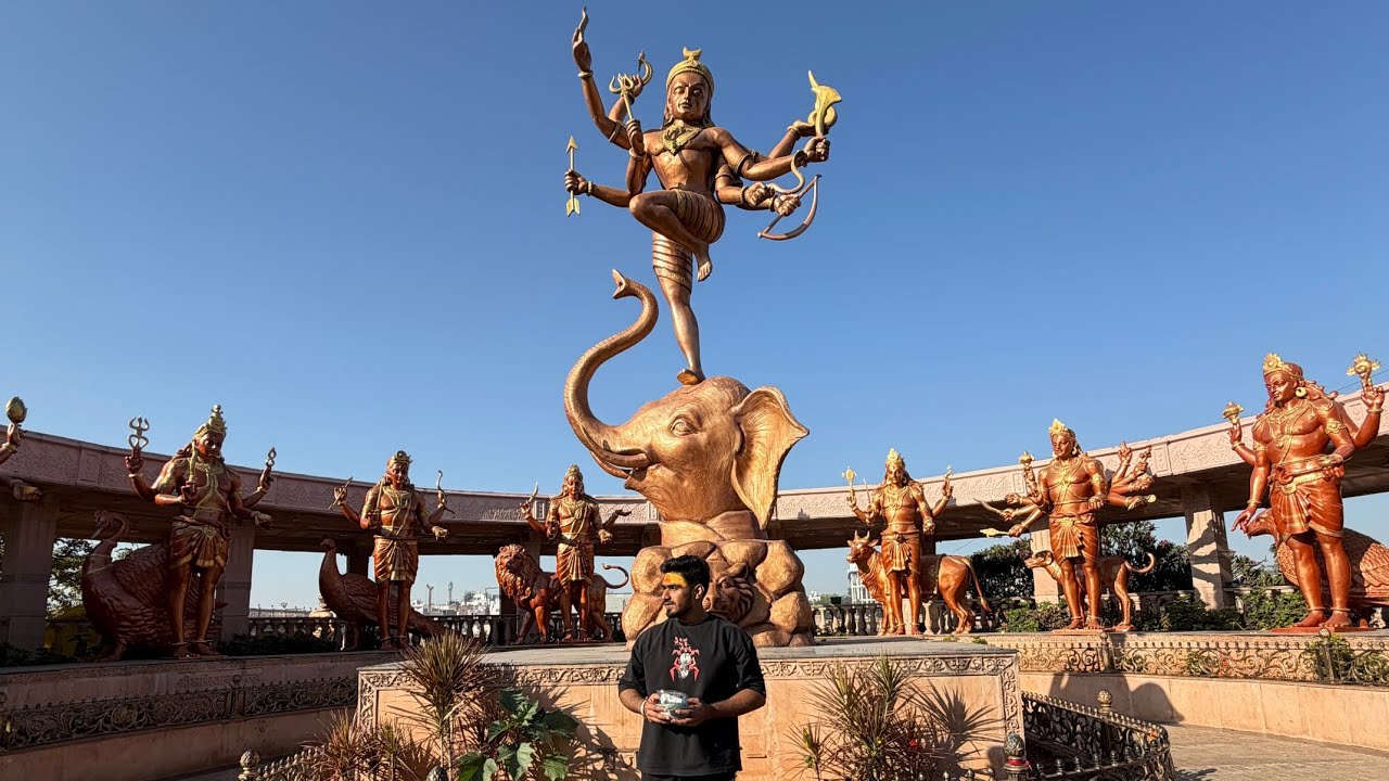 Journey to Ujjain Part-2 #love #vlog #mahakaleshwar #kalbhairav #ujjain #explore #foryou #fyp 