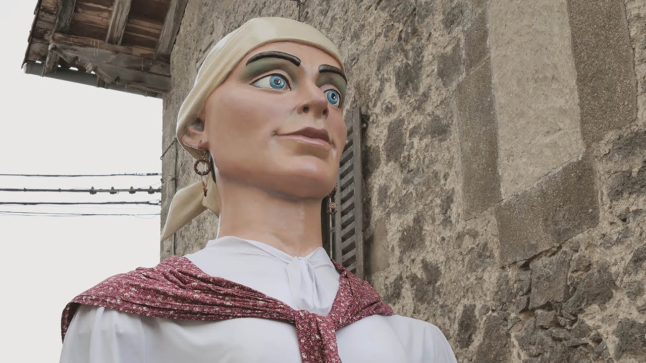 ERROTXAPEAko Konpartsa - Comparsa de la ROTXAPEA y Gigantes Txikis PLAZA ITURRI. Lizasoko Bestak