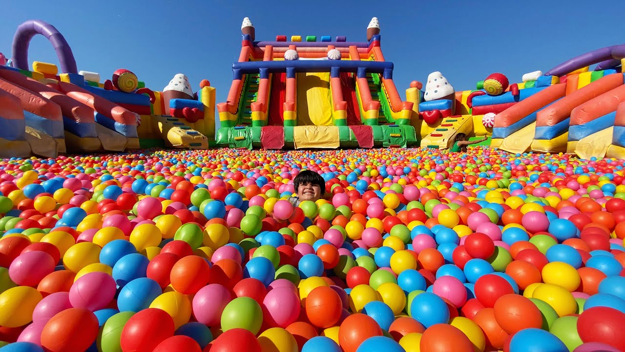 Kai Sonha com Piscina Gigante de Bolinhas e Não Quer Acordar
