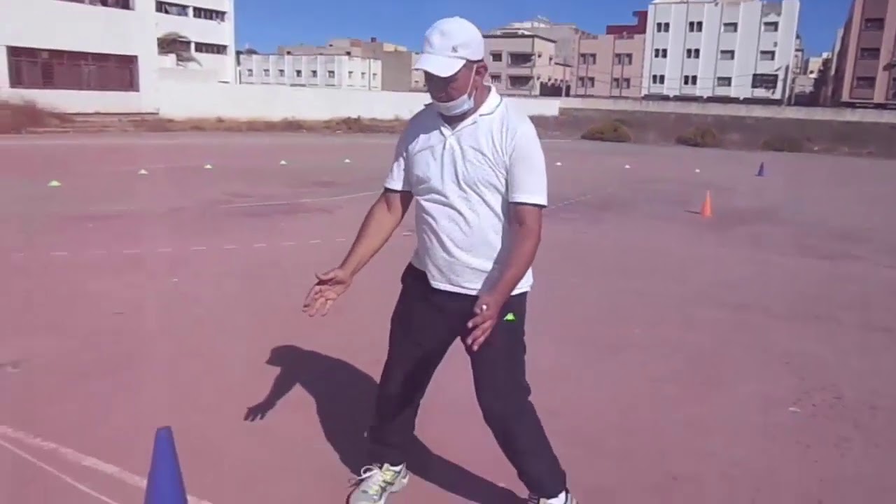 comment tracer une piste de 100 m dans un terrain de HANDBALL