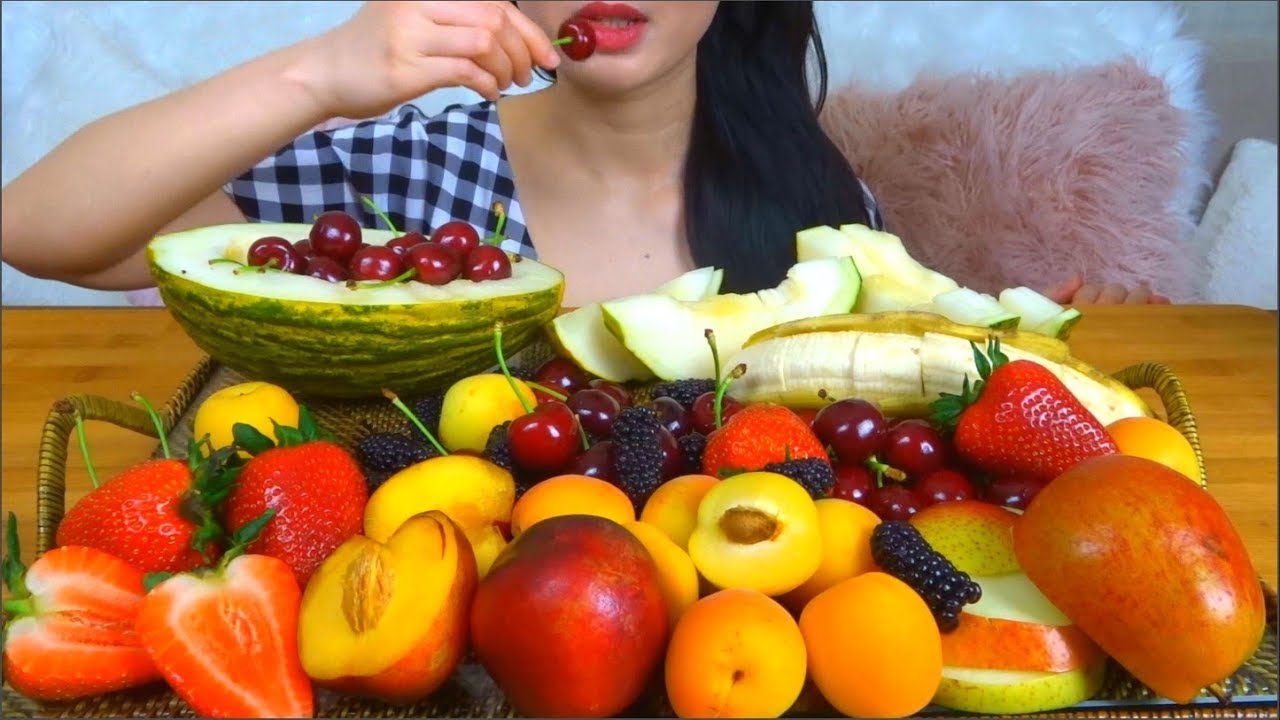 ASMR FRUIT PLATTER (melon de sapo, strawberry, apricot, banana) | EATING SOUNDS | NO TALKING