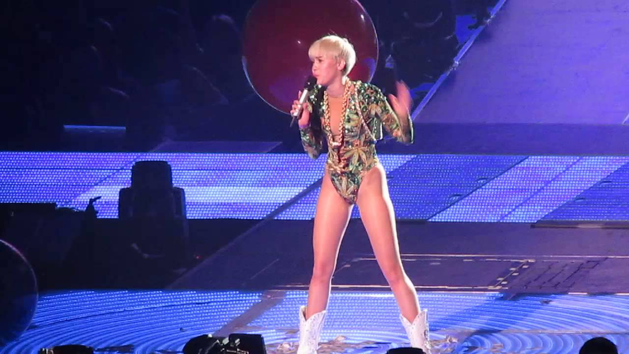 My Darlin' Miley Cyrus Bangerz Tour Vancouver Canada