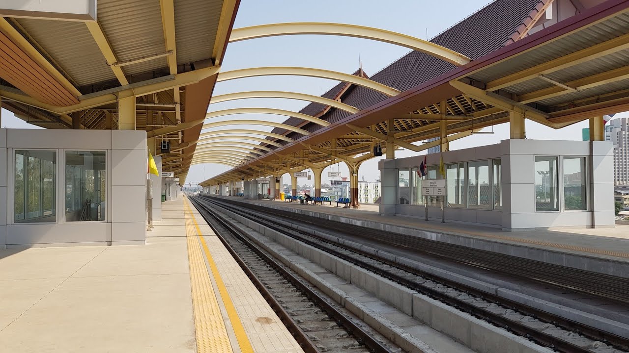 รถท้องถิ่น 415 วิ่งขึ้นสถานียกระดับลอยฟ้าขอนแก่น | Local train 415 stop Khonkhaen station