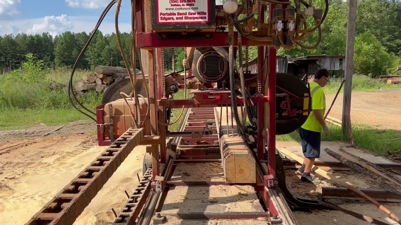 Sawing a Pine log on a Cooks Ac36!