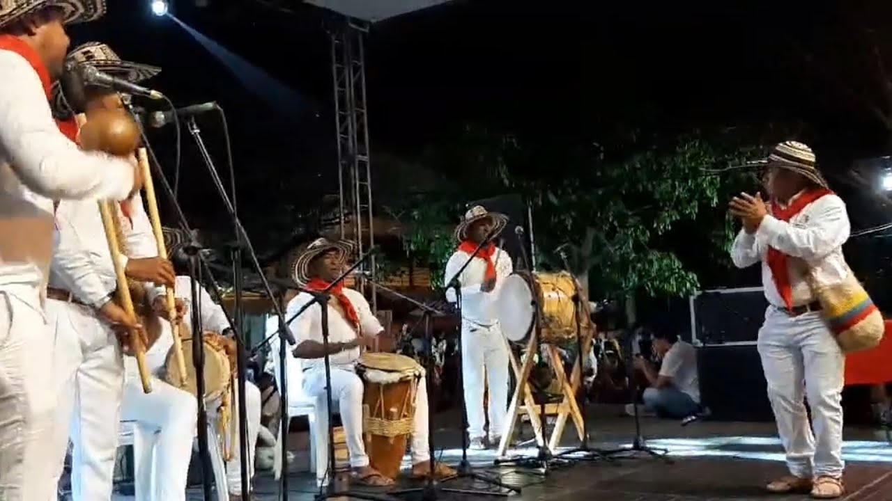 Lo Acabado - Grupo Proyecto 40 En Las Fiestas De La Candelaria