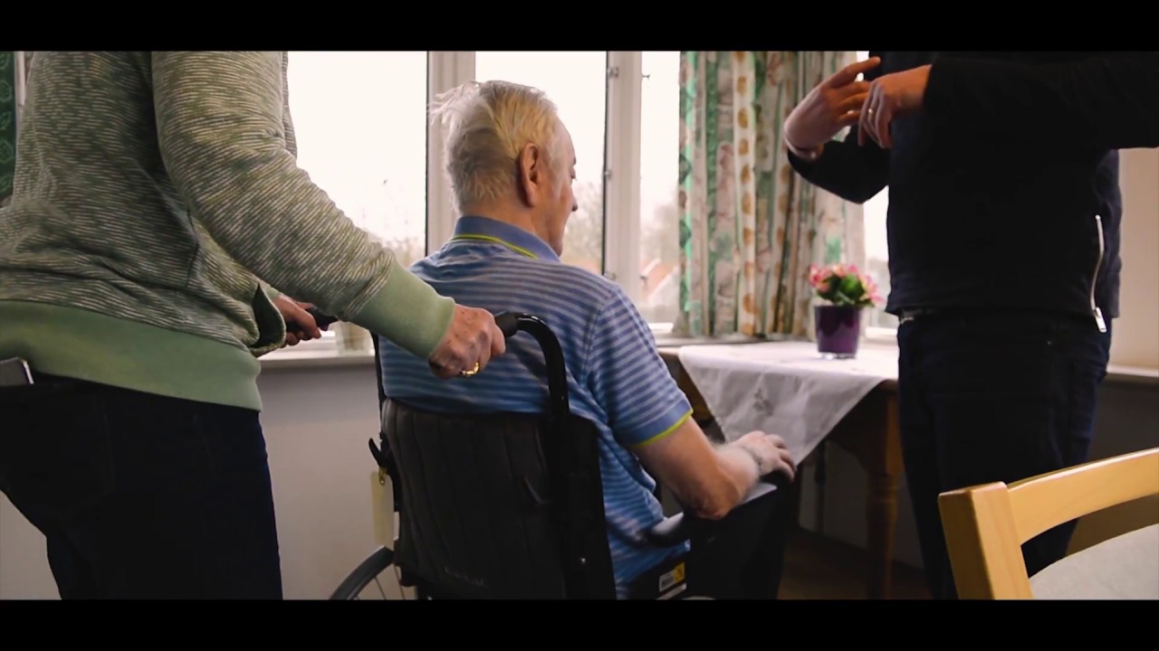 Elderly man tries VR , what happens next is truly amazing
