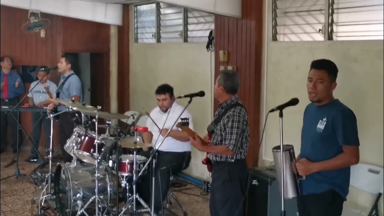 Adorando a nuestro Dios 