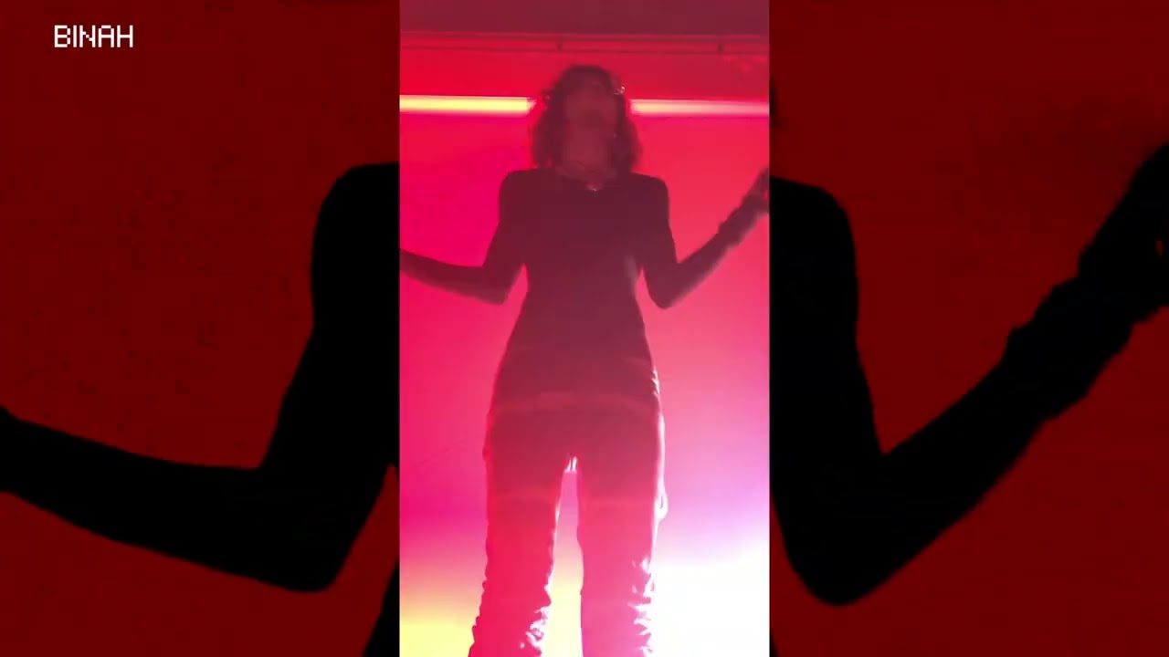 concert MNG ( Ptite sœur et sim01)
