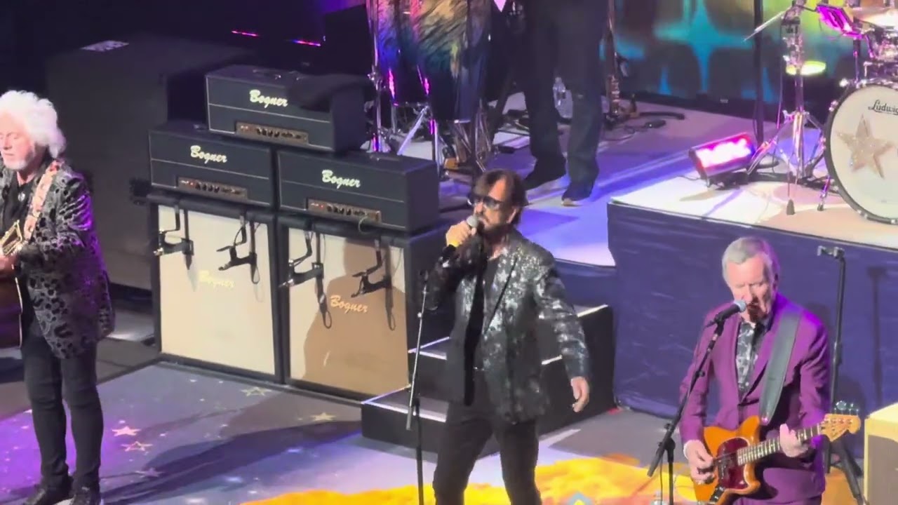 Ringo Starr (and his All Starr Band), “Yellow Submarine” (The Beatles) LIVE in Chicago IL 9/10/25