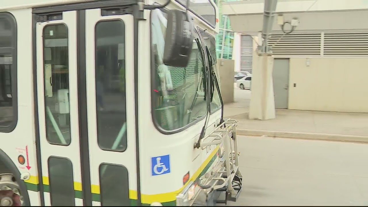 Detroit hopes $4,000 bonuses will attract more bus drivers