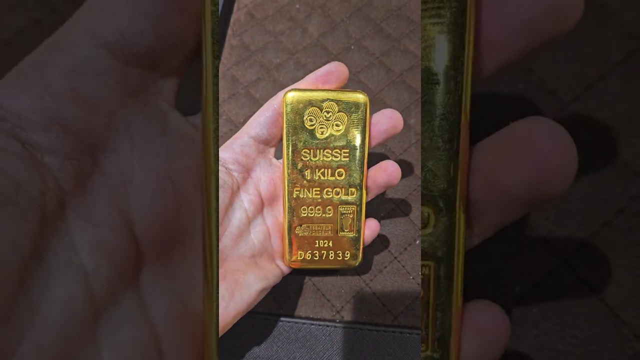 Swiss Gold Bar Pamp 24K One Kilo #swissgoldglobal #swiss #goldbar #gold #goldgenie #goldenhands #24k