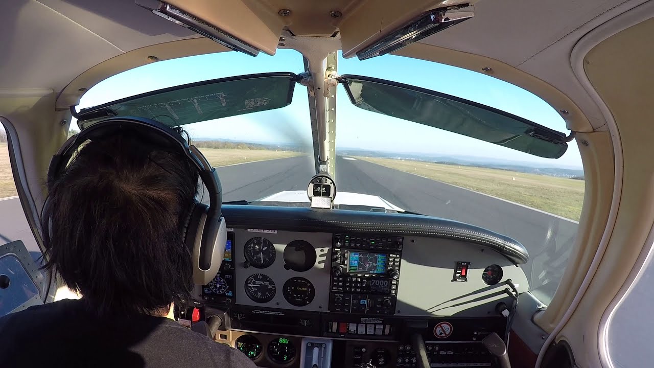 Landeanflug Coburg EDQC Piper PA28 Diesel