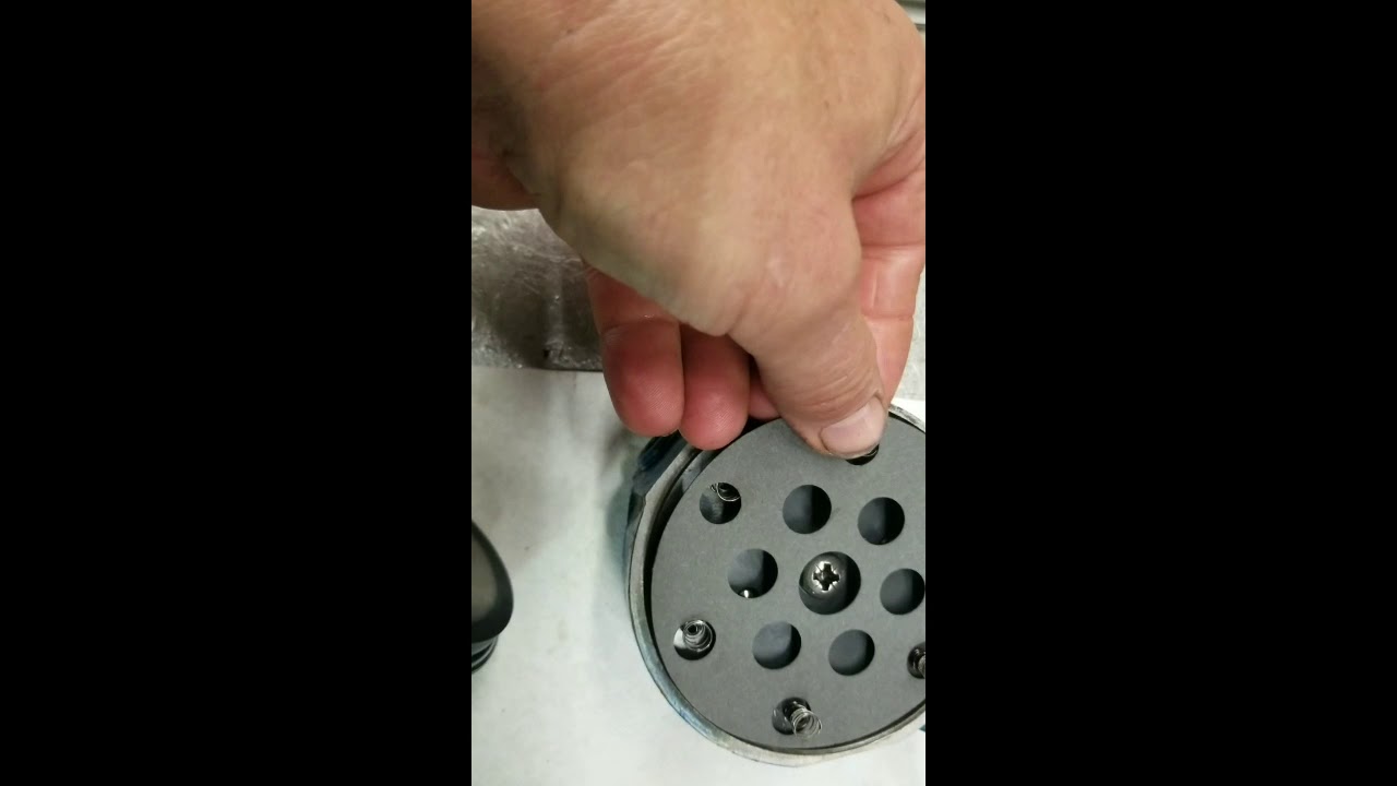Rebuild of a hydraulic pump of a 3000 Ford for Du Farmsabit