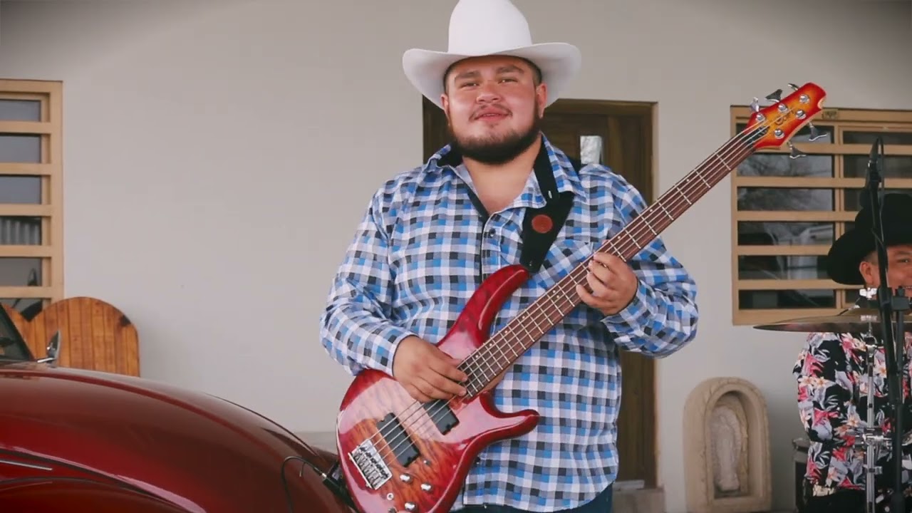 Artemio Pe&ntilde;a Jr y El Trailer - La Quinta rueda (En Vivo)