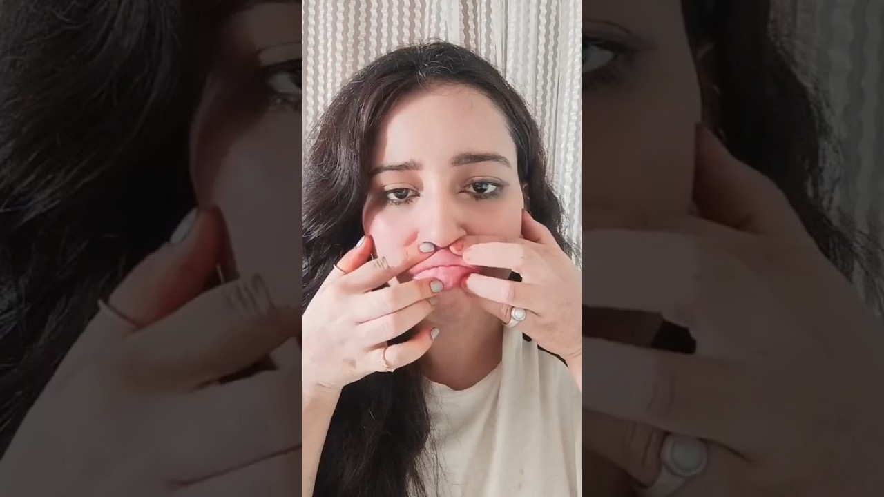 tips to lips bigger with eyelash glue