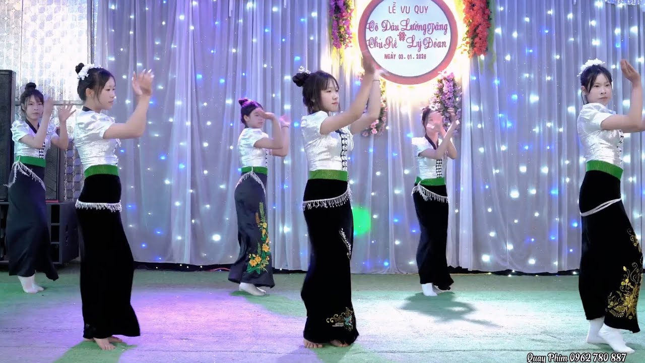 Vũ điệu sôi nổi đội văn nghệ gia đình mừng lễ vũ quy Lường Pâng _ Lý Đoàn bản tán sàng muổi nọi 