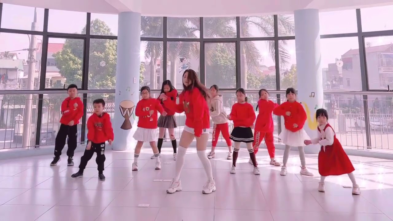 Santa tell me - DanceKidsXD - BB Dance Studio