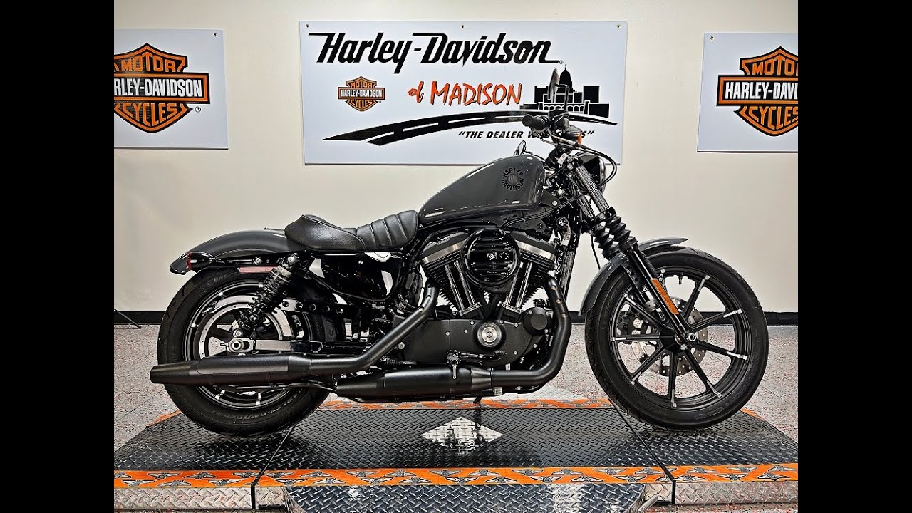 2022 SPORTSTER 883 IRON GUNSHIP GRAY