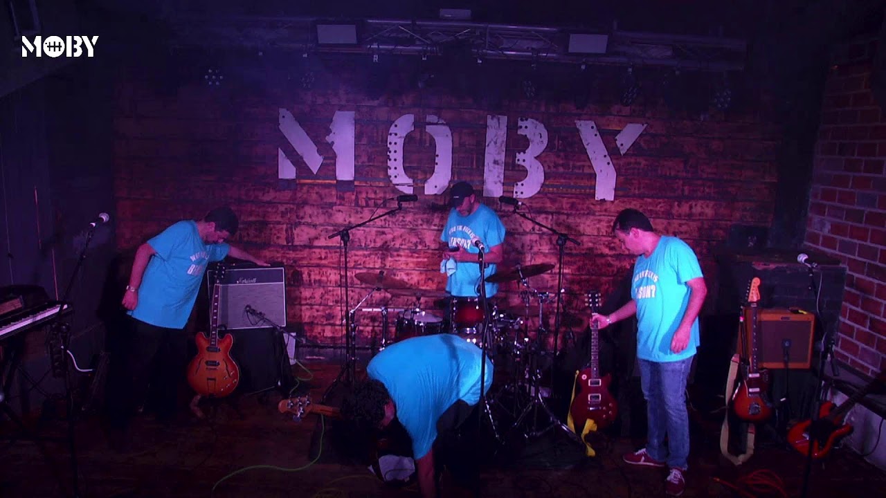 BENSON Y GRAN APÁRATO ELÉCTRICO EN MOBY DICK CLUB